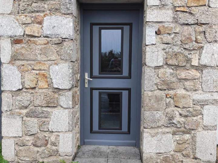 Pose de porte à Saugues