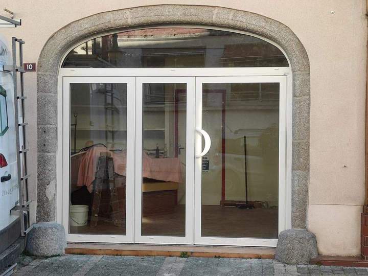 Installation de porte à Saugues